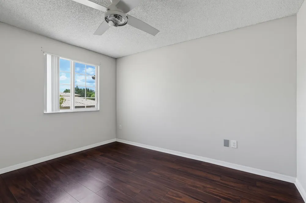 400 Crestwood Ct Court #417 Royal Palm Beach, FL 33411