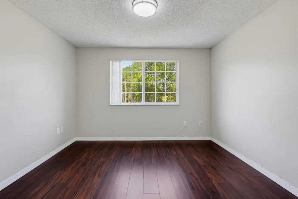400 Crestwood Ct Court #417 Royal Palm Beach, FL 33411