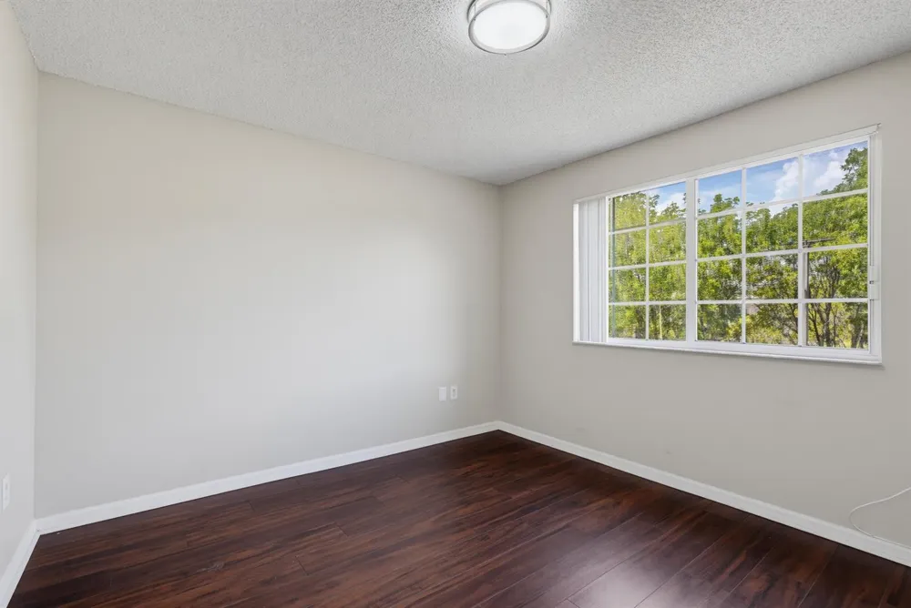 400 Crestwood Ct Court #417 Royal Palm Beach, FL 33411