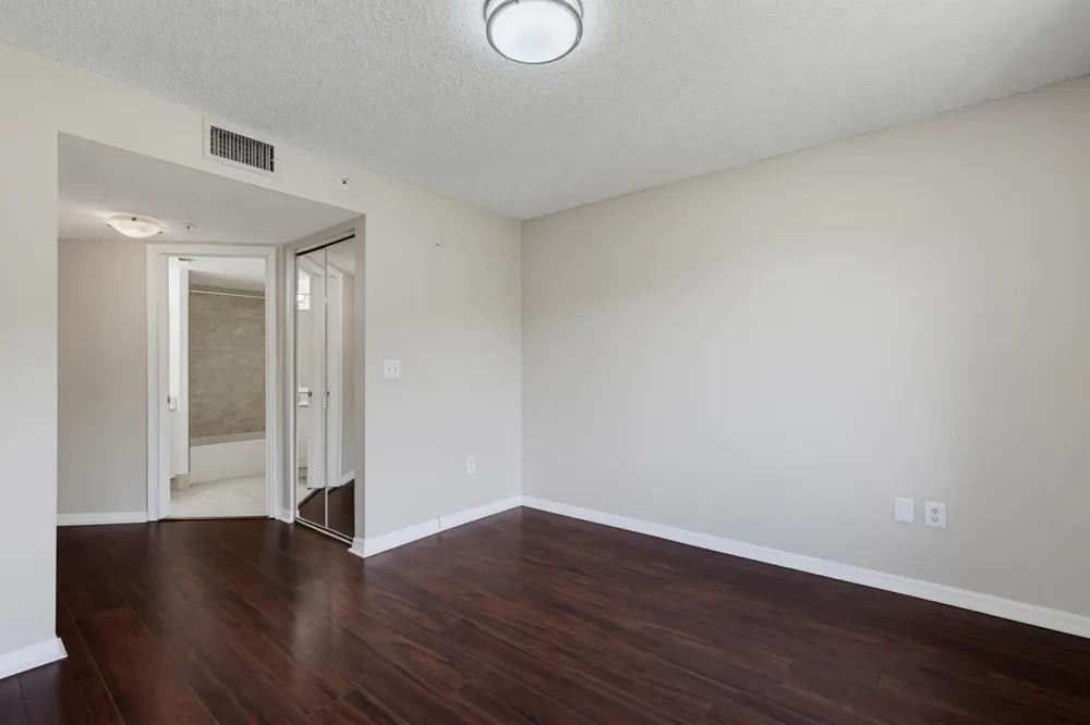 400 Crestwood Ct Court #417 Royal Palm Beach, FL 33411
