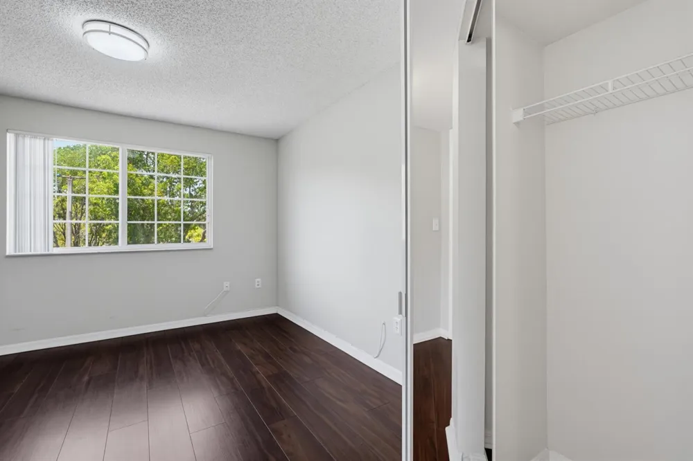 400 Crestwood Ct Court #417 Royal Palm Beach, FL 33411