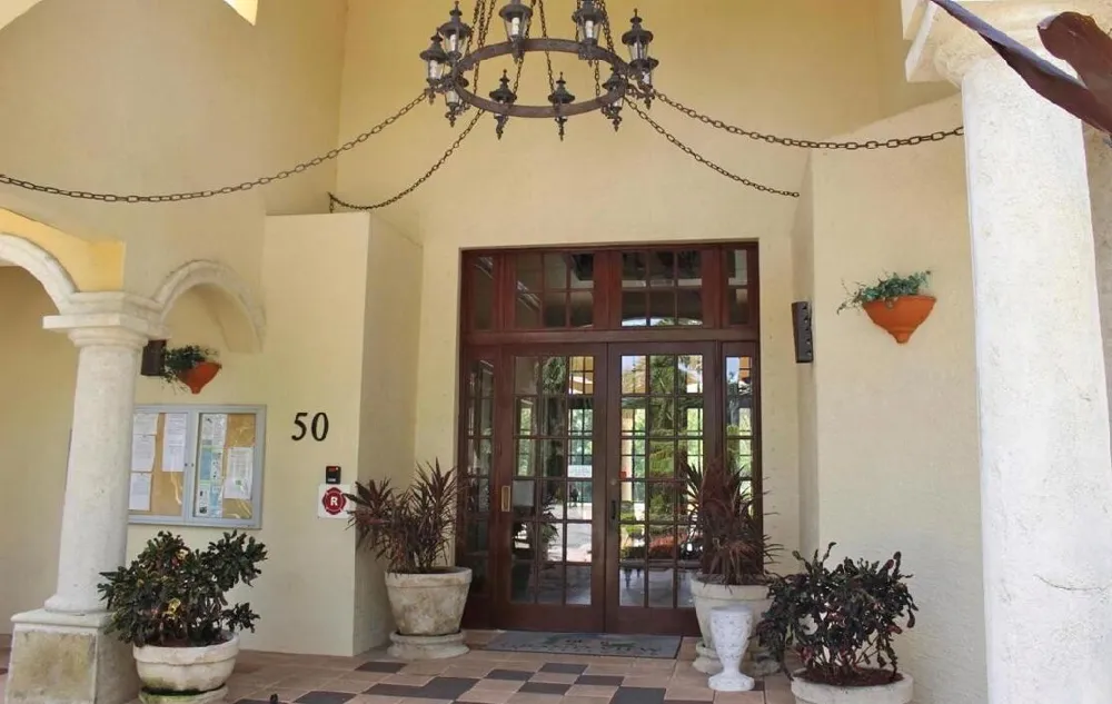 400 Crestwood Ct Court #417 Royal Palm Beach, FL 33411