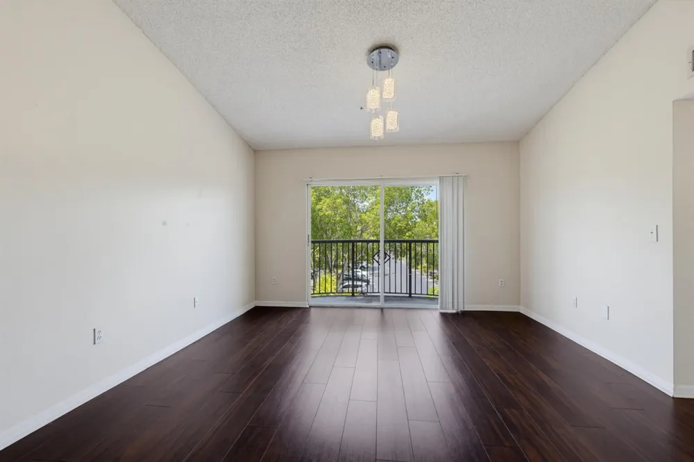 400 Crestwood Ct Court #417 Royal Palm Beach, FL 33411