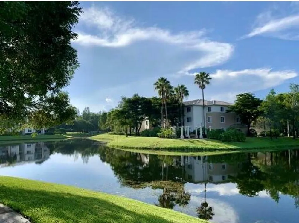 400 Crestwood Ct Court #417 Royal Palm Beach, FL 33411