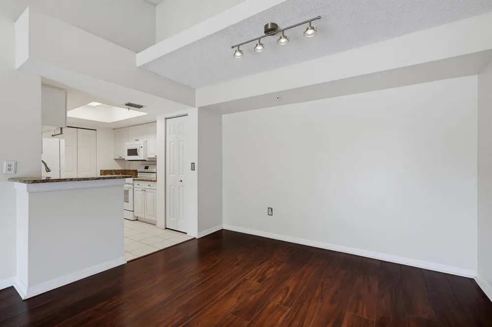 400 Crestwood Ct Court #417 Royal Palm Beach, FL 33411