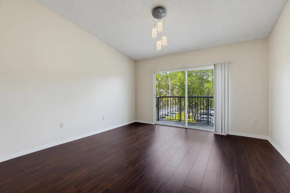 400 Crestwood Ct Court #417 Royal Palm Beach, FL 33411