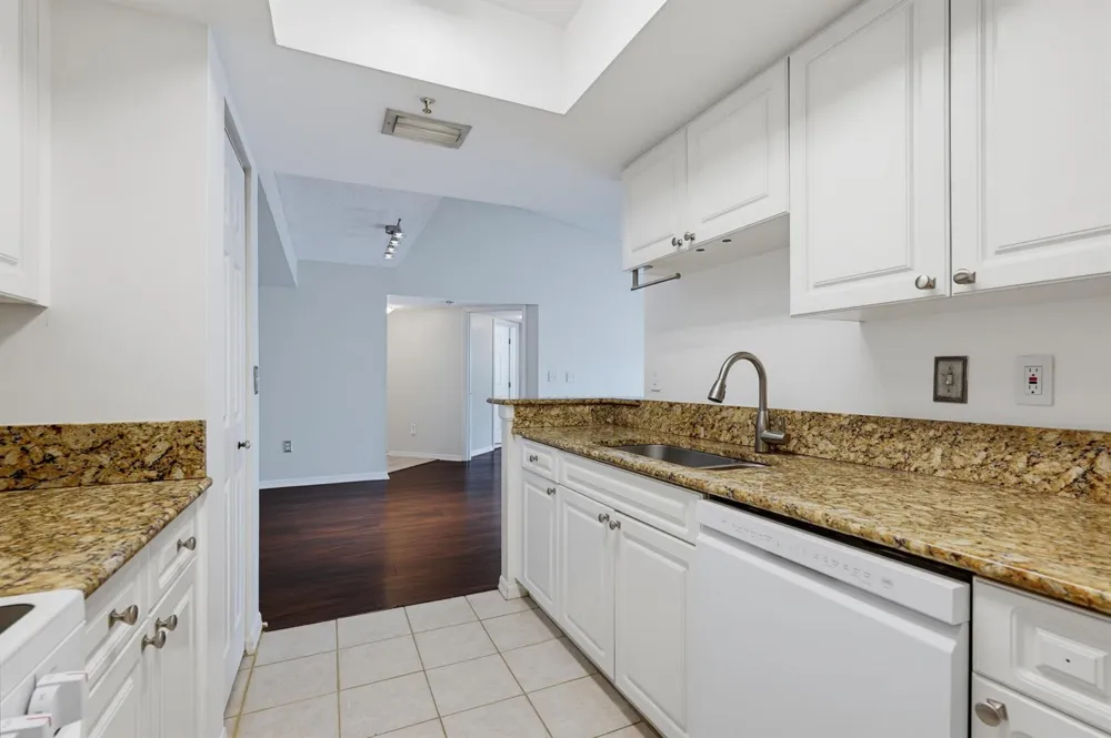 400 Crestwood Ct Court #417 Royal Palm Beach, FL 33411