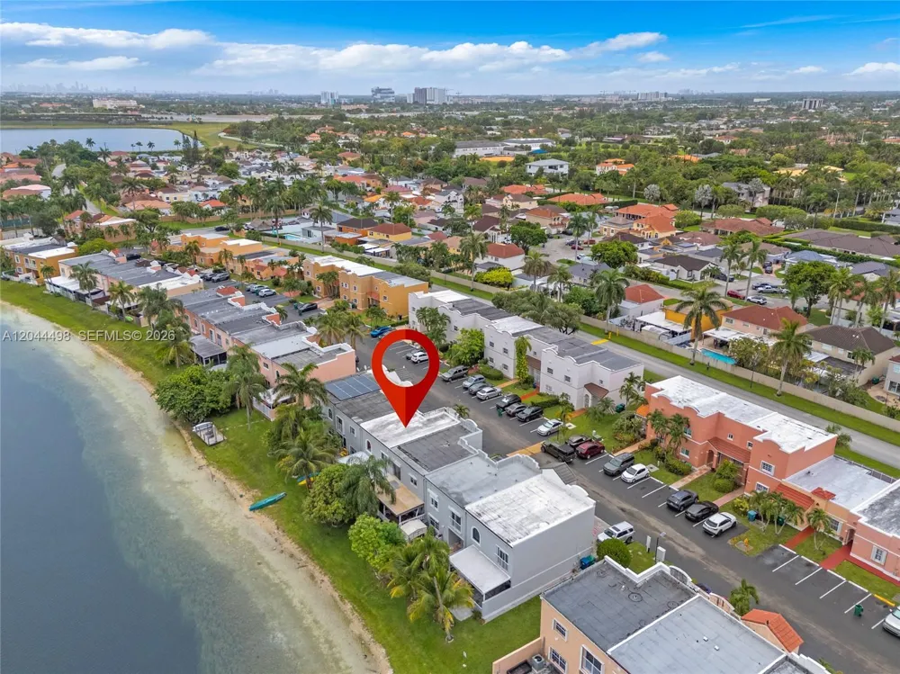 12427 NW 7th Ln Miami, FL 33182