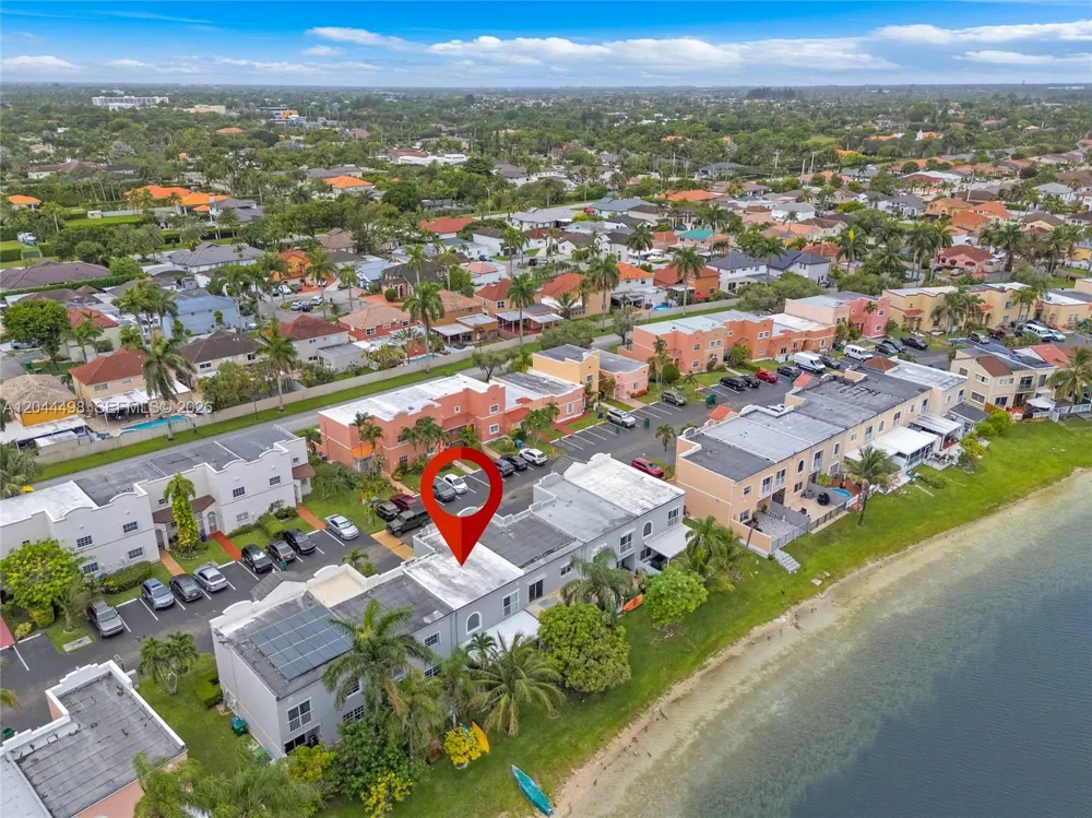 12427 NW 7th Ln Miami, FL 33182