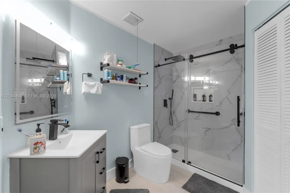 12427 NW 7th Ln Miami, FL 33182