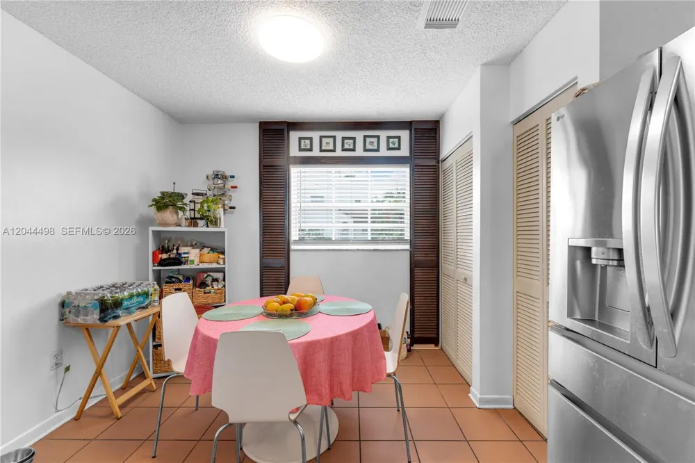 12427 NW 7th Ln Miami, FL 33182