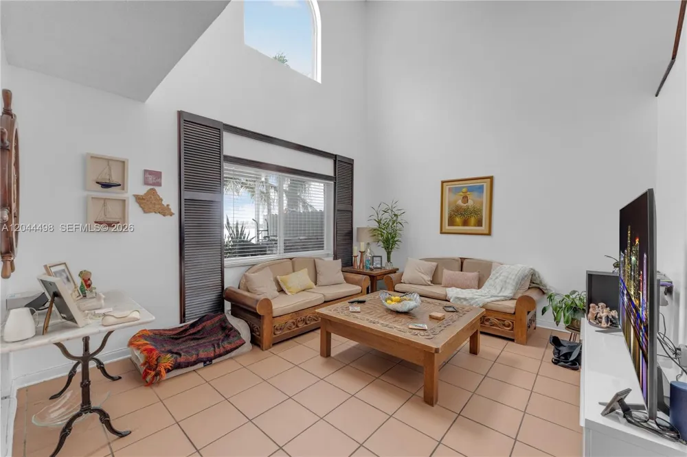 12427 NW 7th Ln Miami, FL 33182