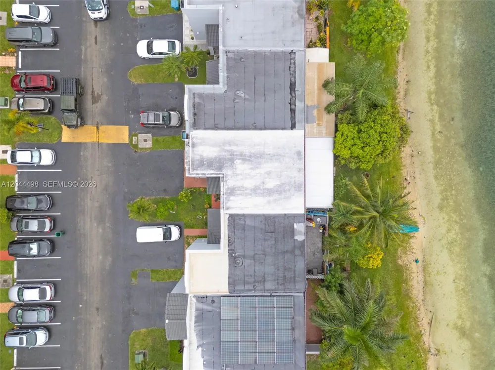 12427 NW 7th Ln Miami, FL 33182