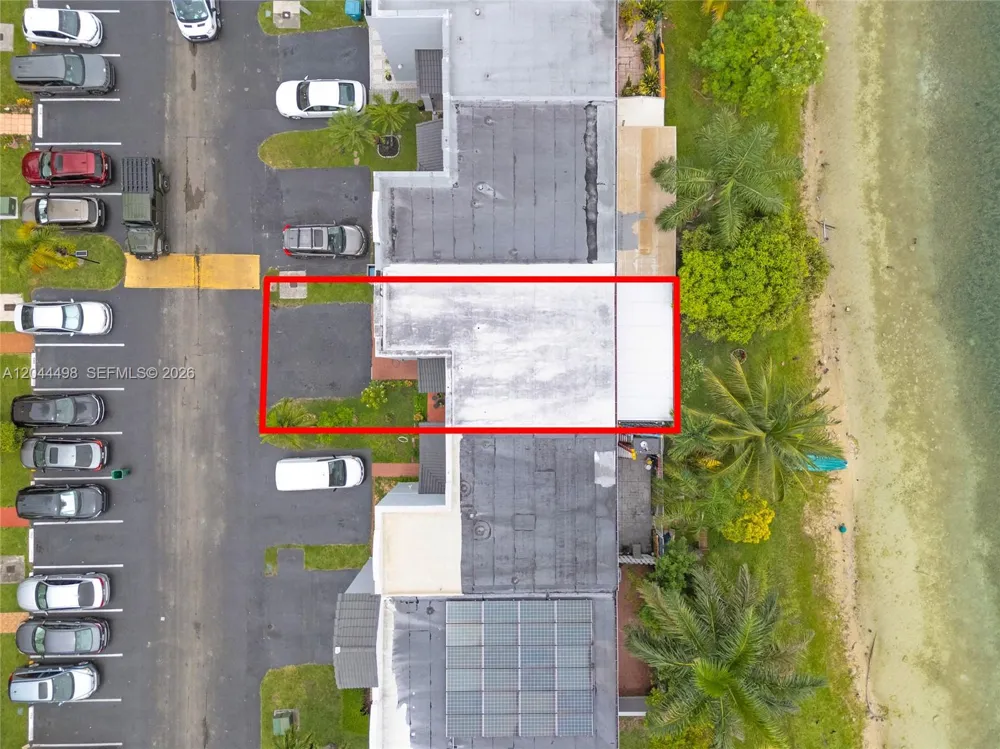12427 NW 7th Ln Miami, FL 33182
