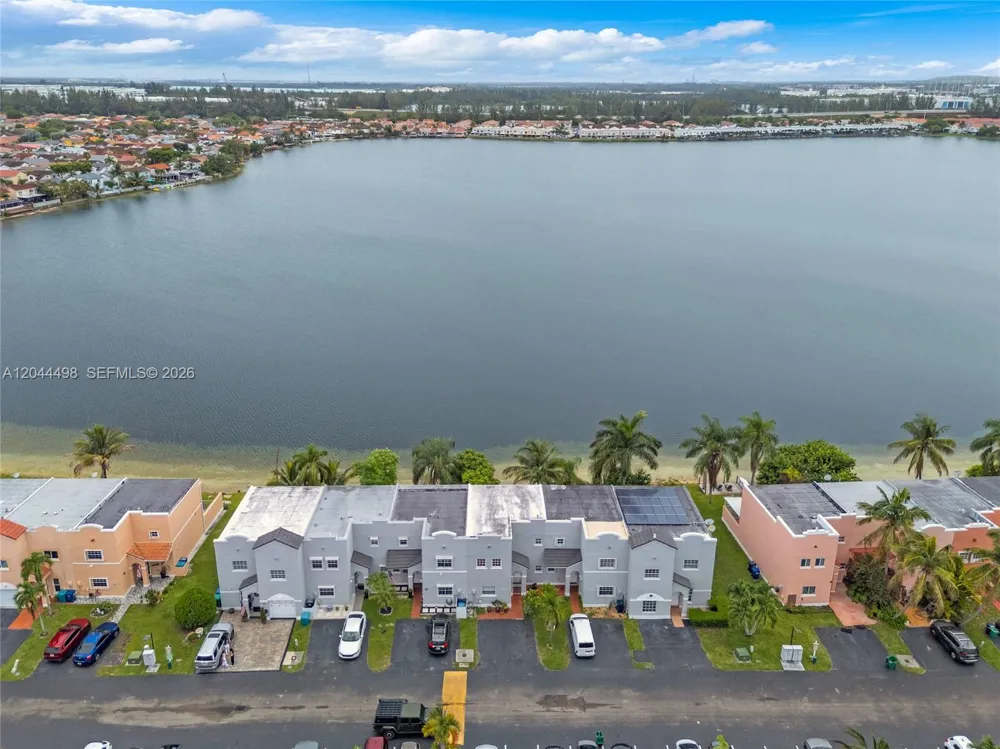 12427 NW 7th Ln Miami, FL 33182