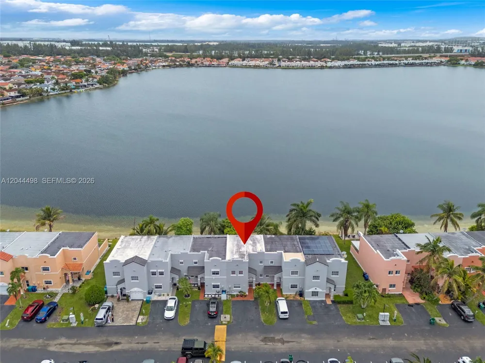 12427 NW 7th Ln Miami, FL 33182