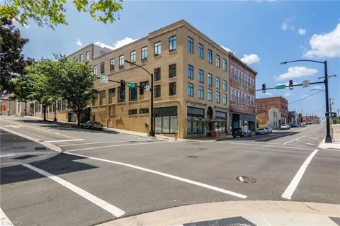 1 W 5th Street #302