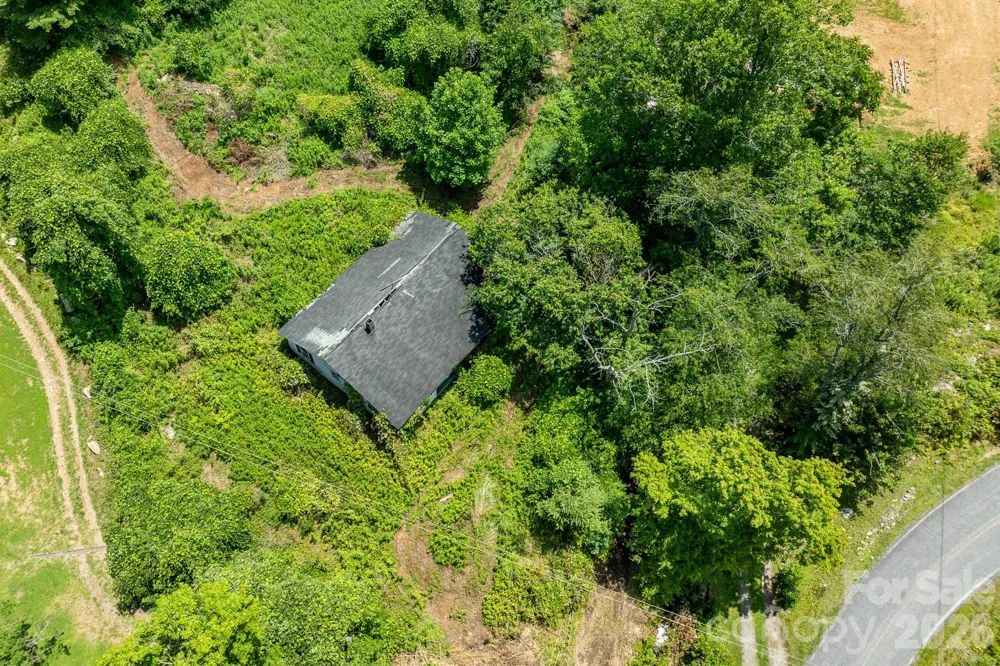 789 Jarrett Cove Road Marshall, NC 28753