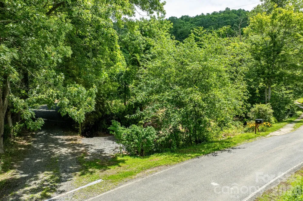 789 Jarrett Cove Road Marshall, NC 28753