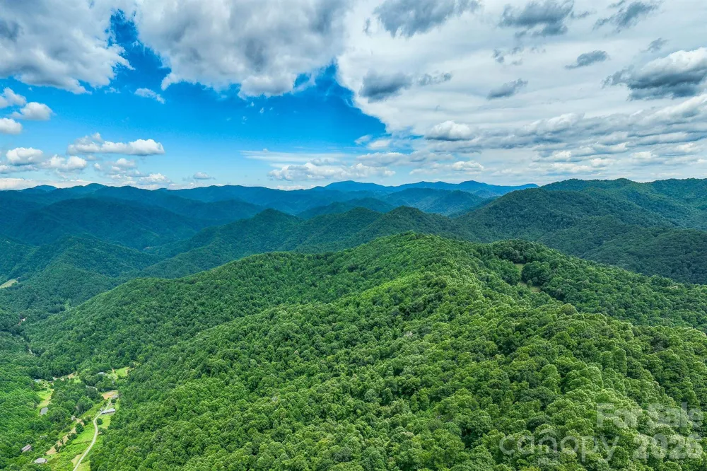 789 Jarrett Cove Road Marshall, NC 28753