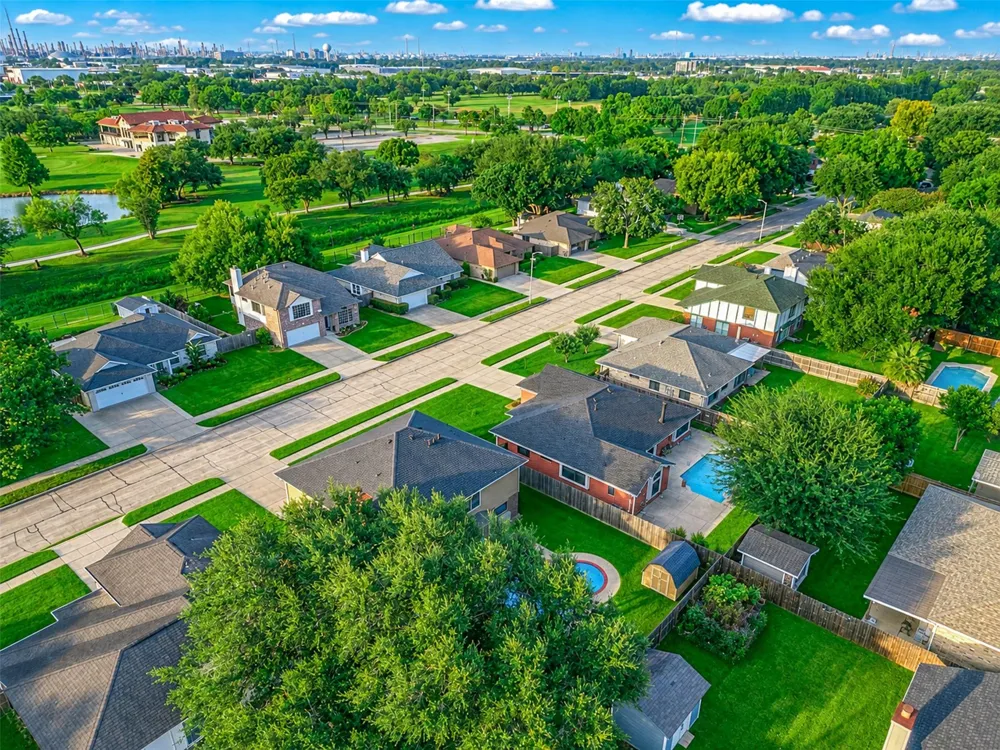 1506 Waterford Drive Deer Park, TX 77536