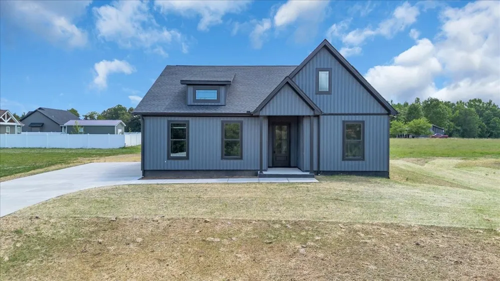 1459 Smartt Station Rd Morrison, TN 37357