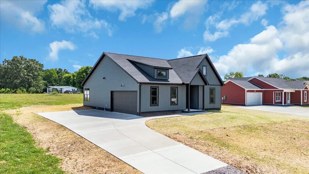 1459 Smartt Station Rd Morrison, TN 37357