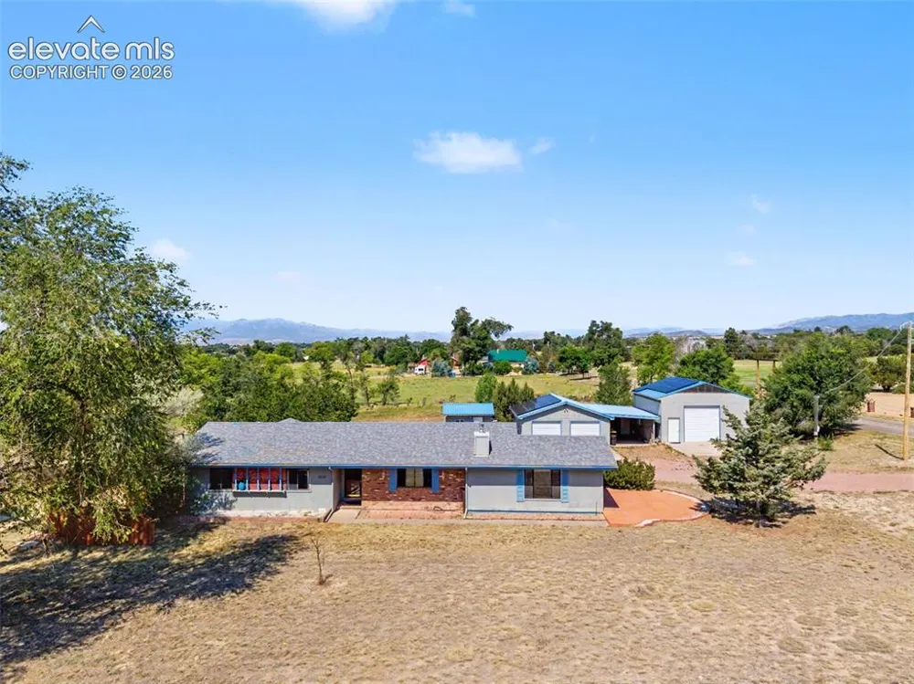 1335 Apple Lane Penrose, CO 81240
