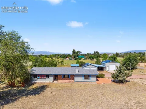 1335 Apple Lane