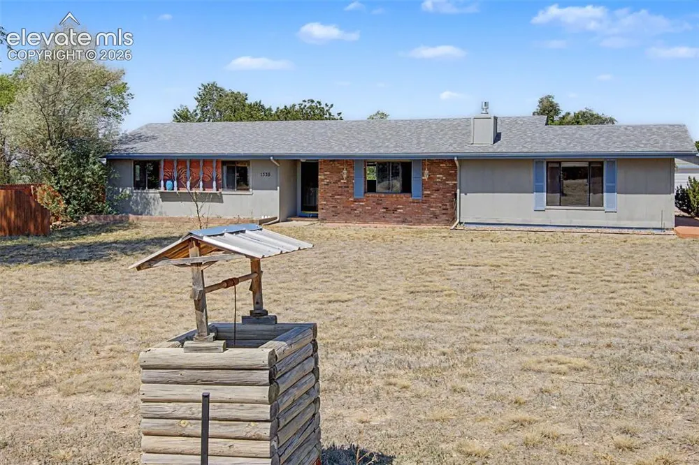 1335 Apple Lane Penrose, CO 81240