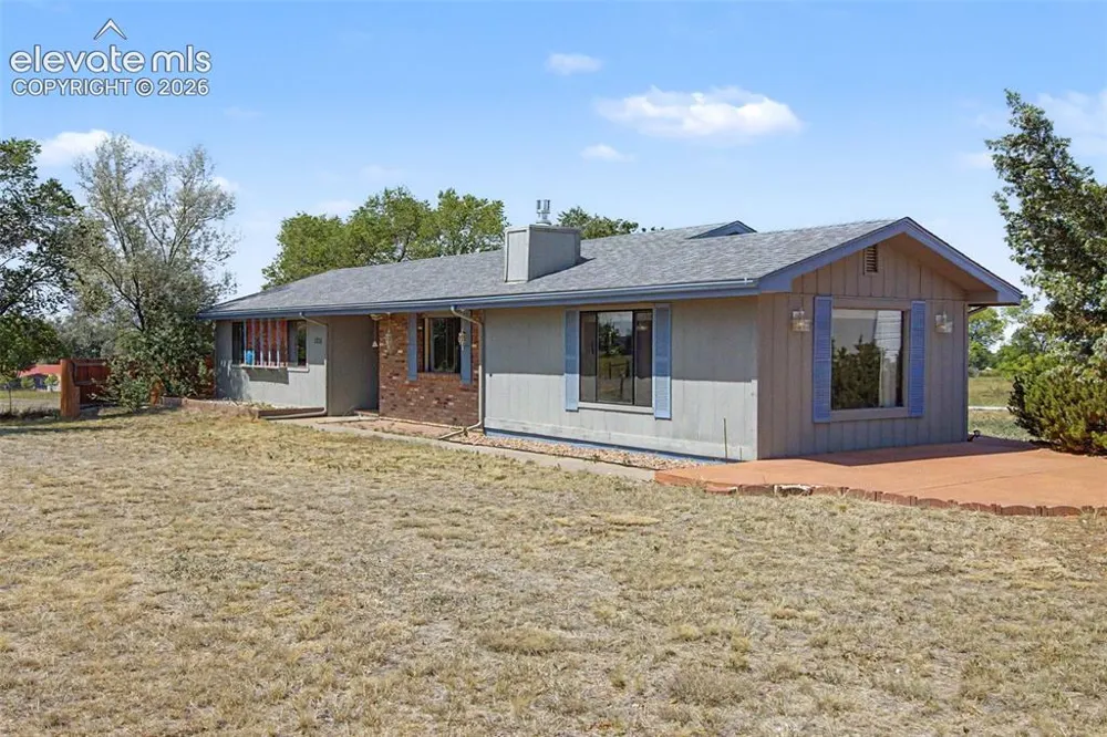 1335 Apple Lane Penrose, CO 81240