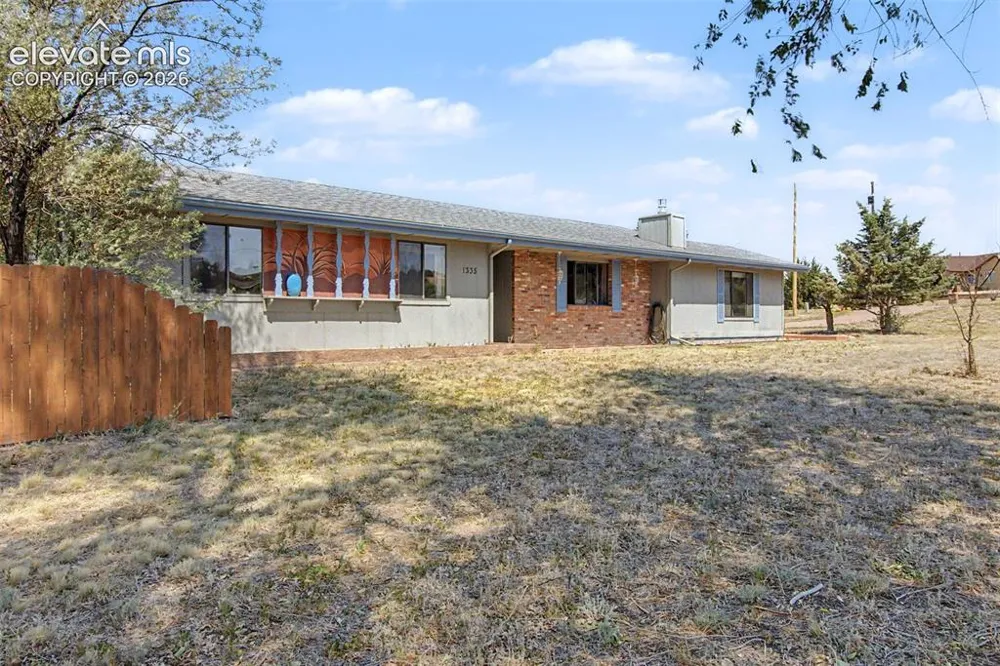 1335 Apple Lane Penrose, CO 81240