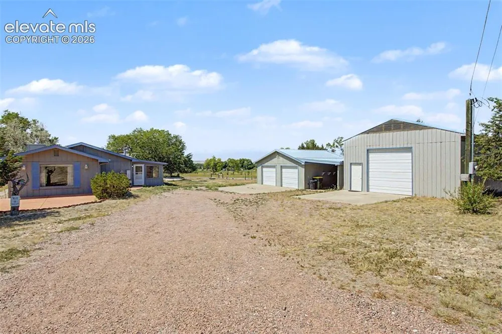 1335 Apple Lane Penrose, CO 81240
