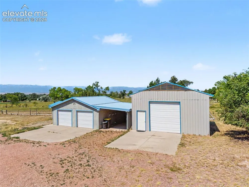 1335 Apple Lane Penrose, CO 81240