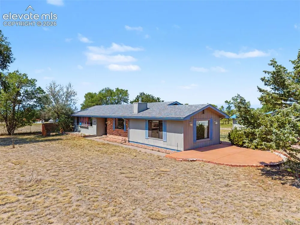 1335 Apple Lane Penrose, CO 81240