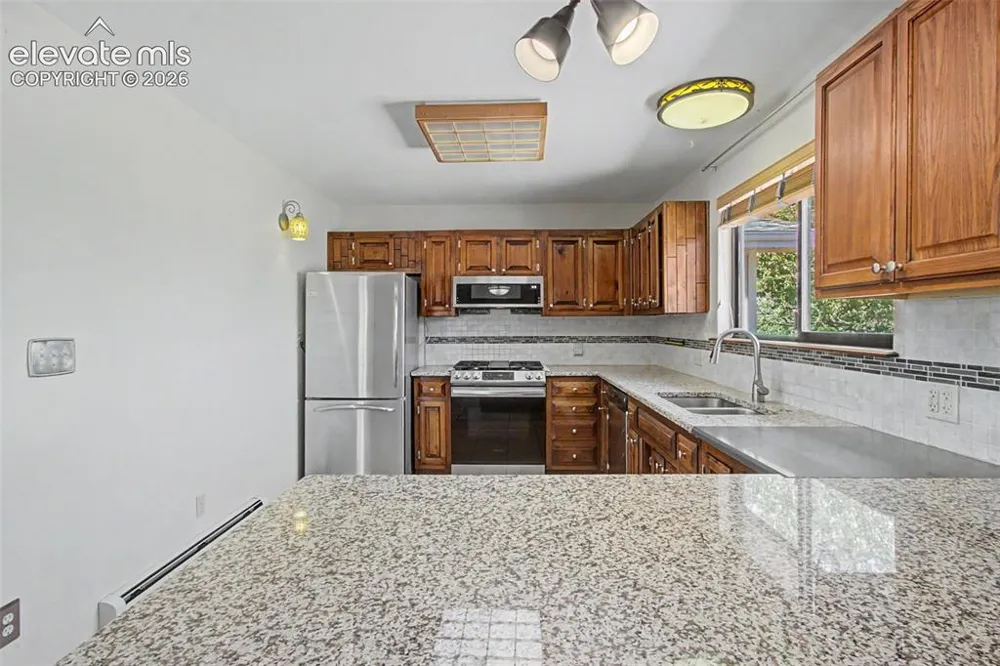1335 Apple Lane Penrose, CO 81240