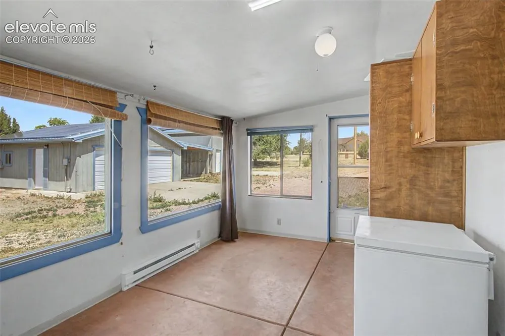 1335 Apple Lane Penrose, CO 81240