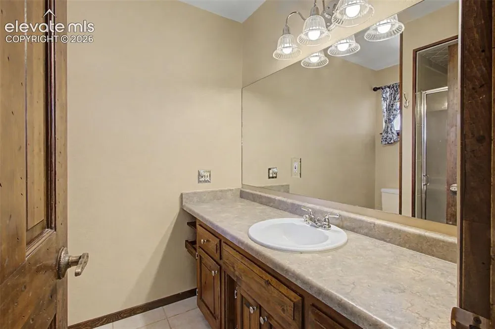 1335 Apple Lane Penrose, CO 81240