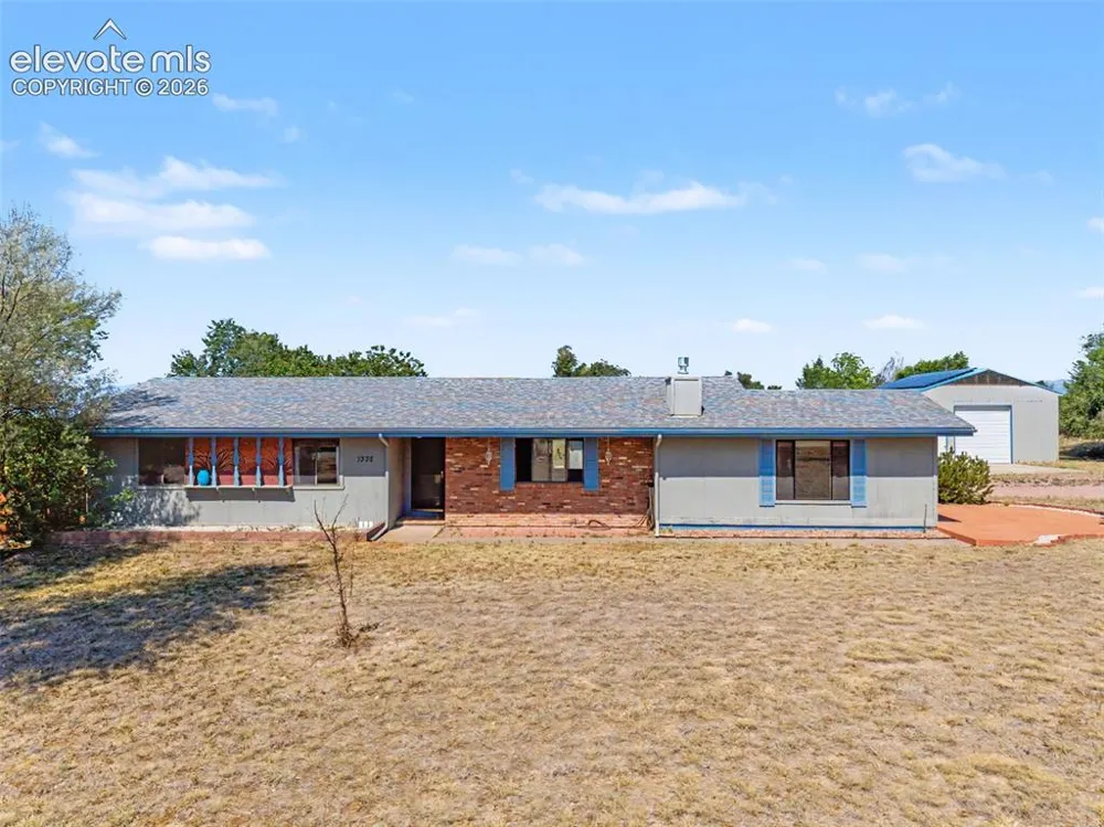 1335 Apple Lane Penrose, CO 81240