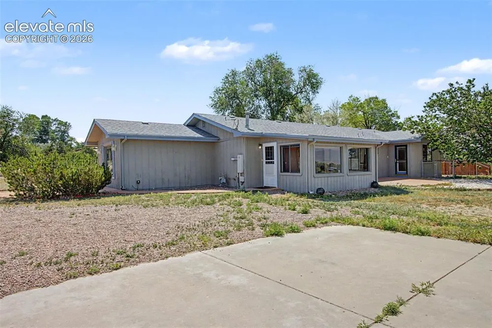 1335 Apple Lane Penrose, CO 81240