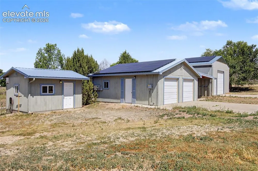 1335 Apple Lane Penrose, CO 81240