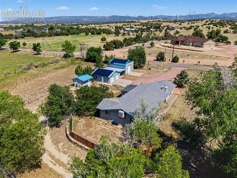 1335 Apple Lane Penrose, CO 81240
