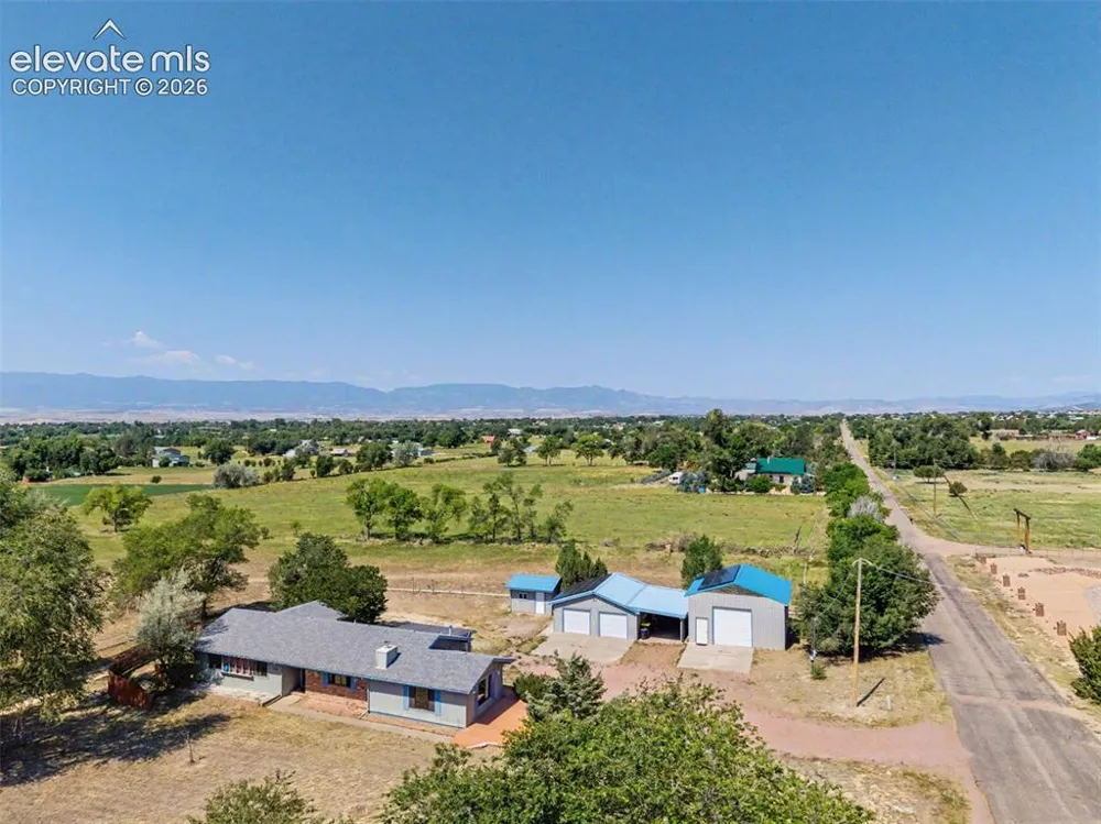 1335 Apple Lane Penrose, CO 81240