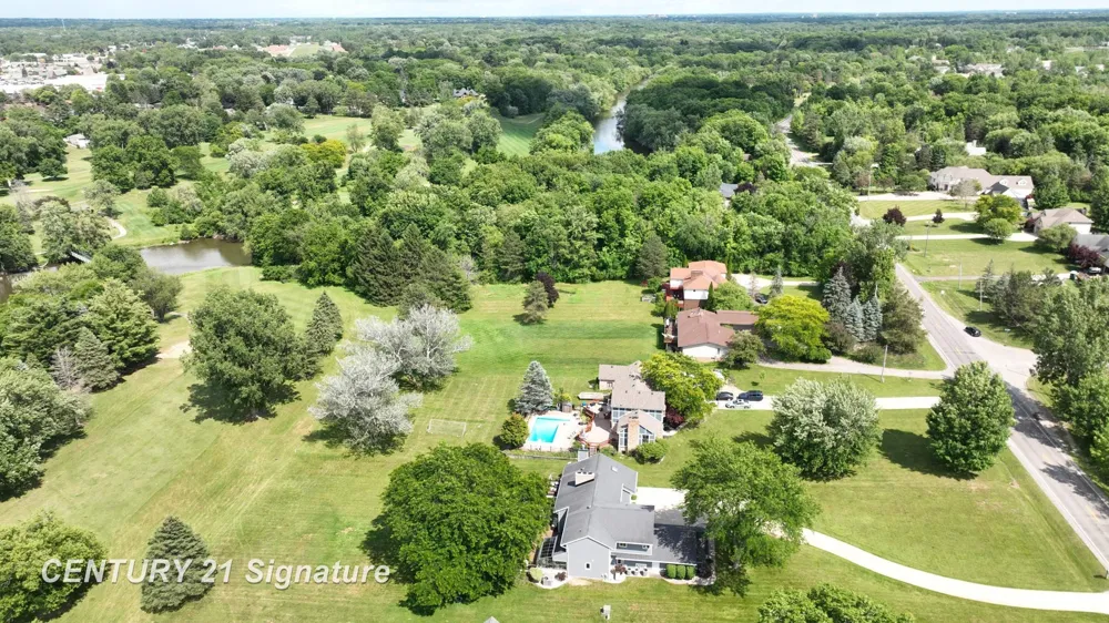 7492 River Road Flushing Charter Township, MI 48433