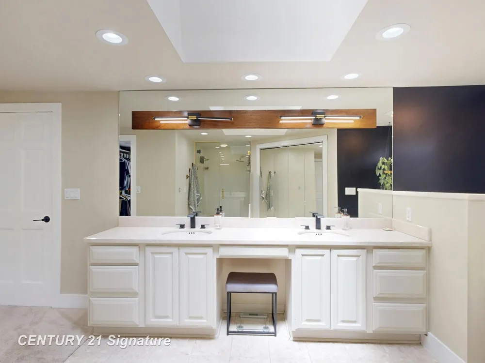 7492 River Road Flushing Charter Township, MI 48433
