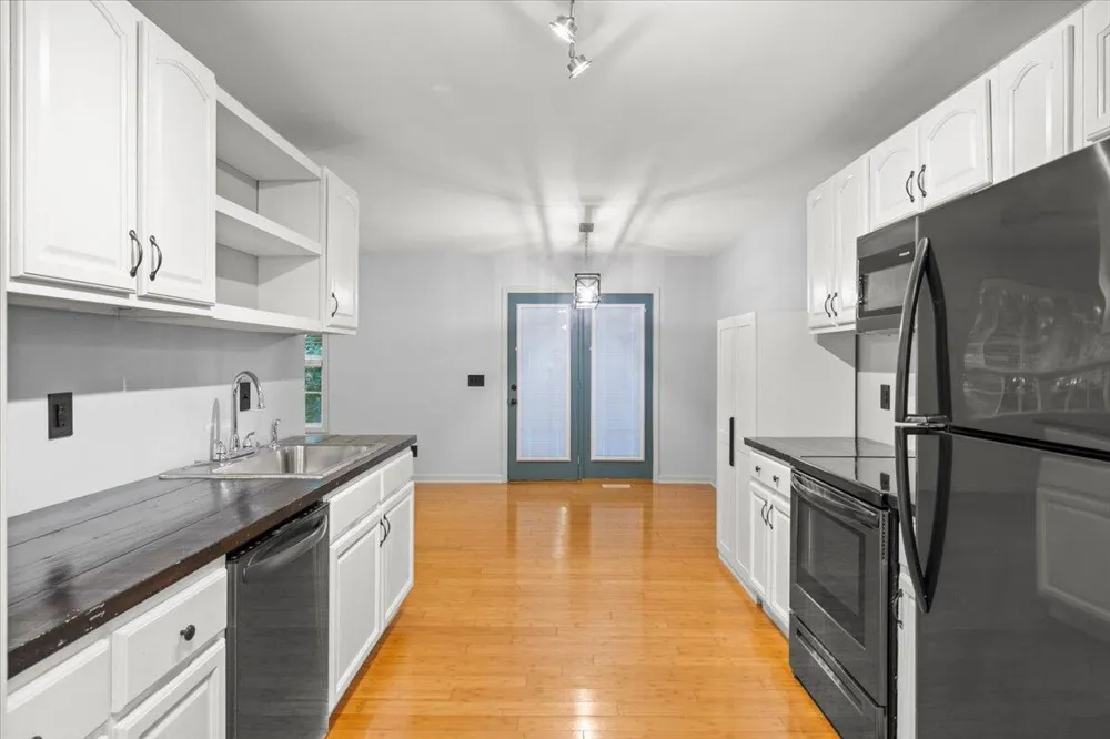 975 Sagamore Drive Tunnel Hill, GA 30755