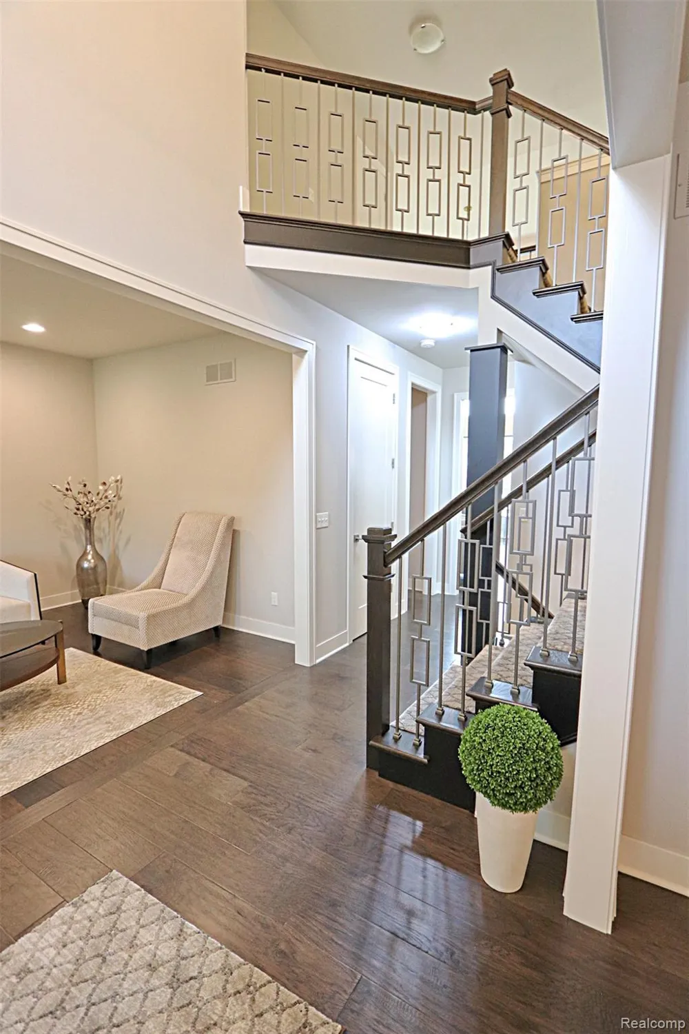 4966 Park Manor Drive Troy City, MI 48098