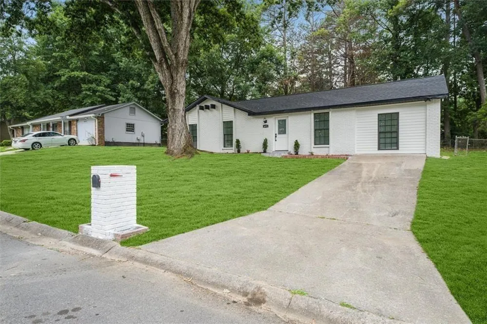 6073 Fieldcrest Drive Morrow, GA 30260