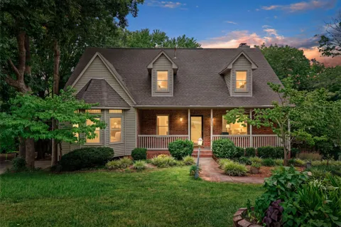 626 Knollwood Dr