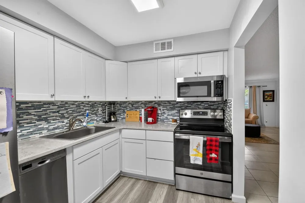 9810 Pineapple Tree Drive #103 Boynton Beach, FL 33436
